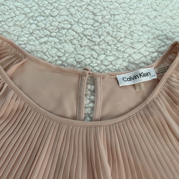 Calvin Klein pink pleated blouse Size L - Picture 2 of 2